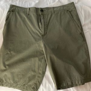 Valor Mens shorts size 32 waist